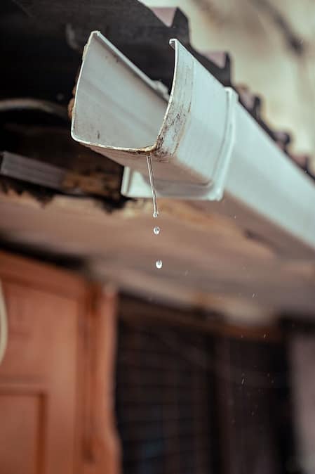 Houston Gutter Cleaning for Clogged Gutters Houston Gutter Cleaning for Clogged Gutters
