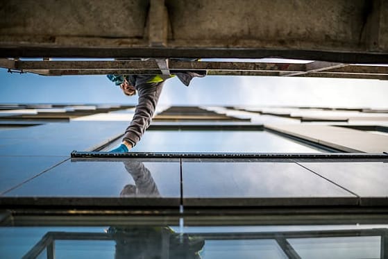 How to Find the Best High Rise Window Cleaning Service How to Find the Best High Rise Window Cleaning Service